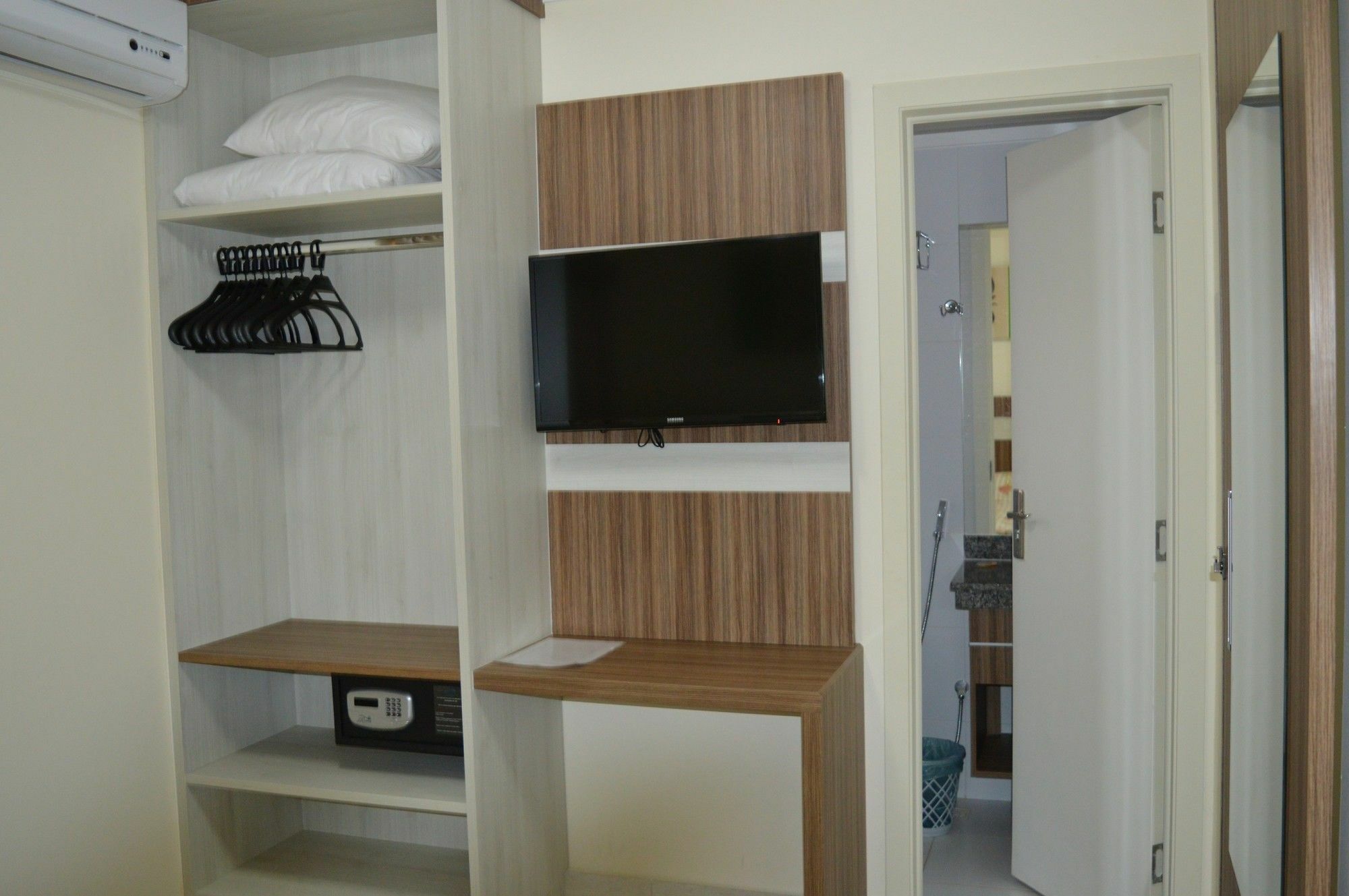 Avn Turismo L'acqua Diroma 3* Caldas Novas